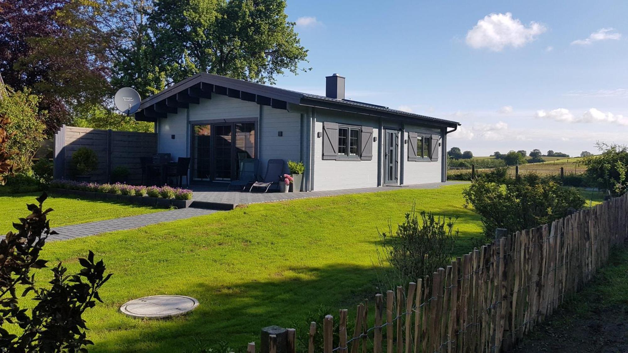 Idyllisches-Blockbohlenhaus-Mit-Eigenem-Garten-Und-Sauna-Zum-Wohlfuehlen Martensrade Eksteriør billede